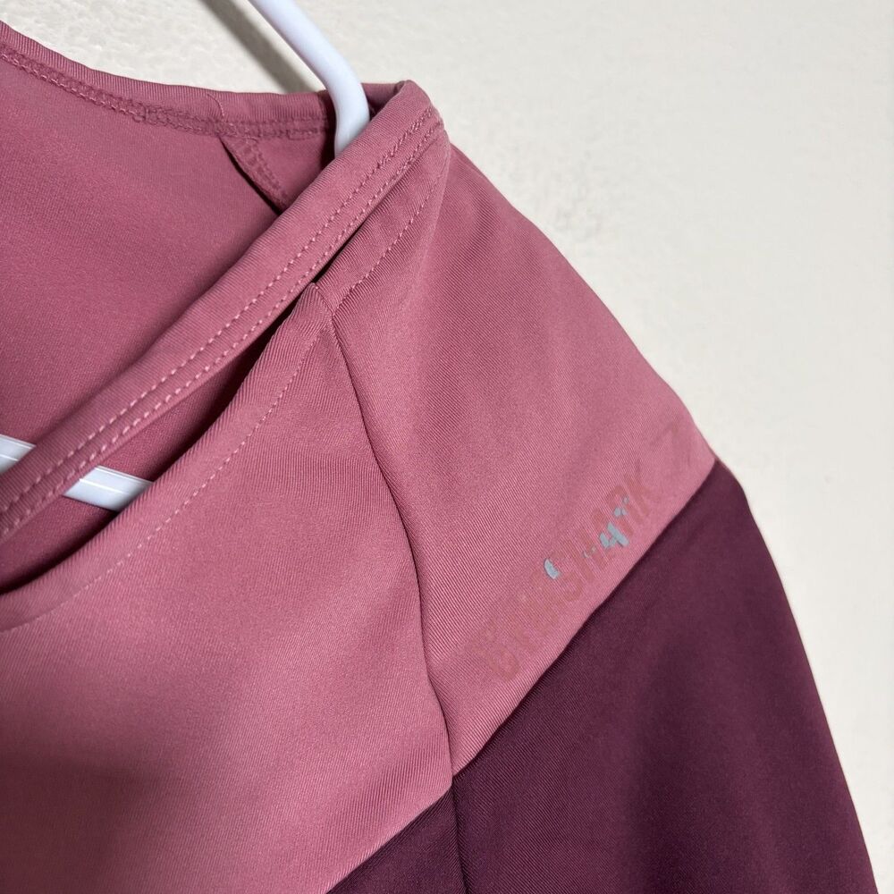 Gymshark T-Shirt Women's Small Pink Colorblock Cropped Athletic Crew Neck - Picture 4 of 9